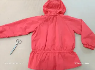 Chaqueta cortavientos Mayoral capucha 6 años