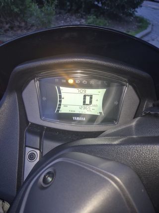 Moto Scooter Roja y Negra