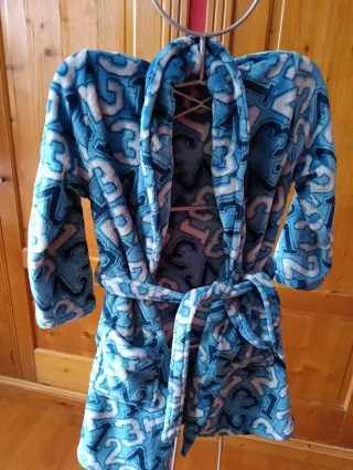 Lote 2 batas niño talla 8/10