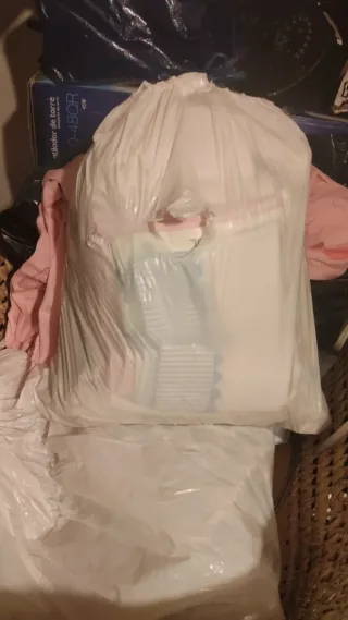 Cuna de madera para bebé Se vende todo junto.