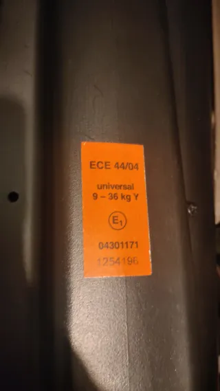 Cuna de madera para bebé Se vende todo junto.