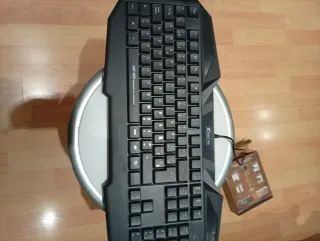 Teclado Inalámbrico ZAGG y Funda Tablet