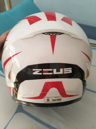 Casco de moto Zeus Talla S y guantes
