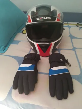 Casco de moto Zeus Talla S y guantes