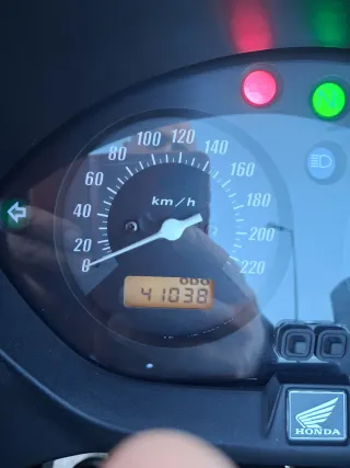 Honda CBF 600S Negra con Baúl Givi