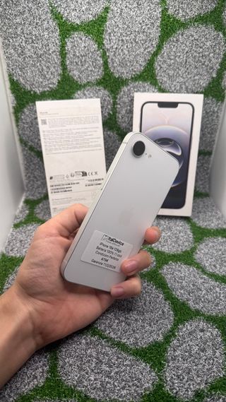 iPhone 16e 128GB Bianco - Batteria 100% 11 cicli