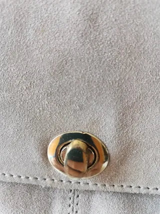 Bolso Sfera cadena dorada beige
