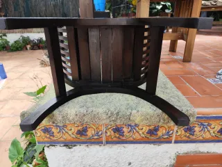 Banqueta madera natural de  Mindi, estilo colonial