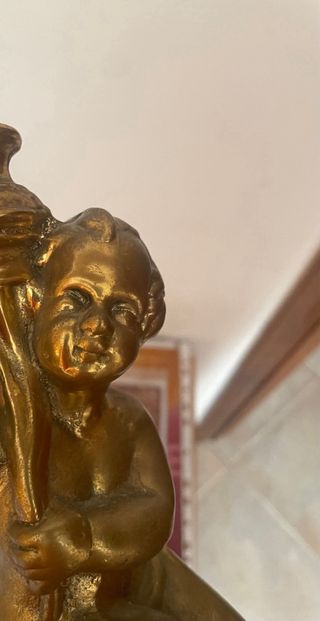 Portalampada in ottone con putto
