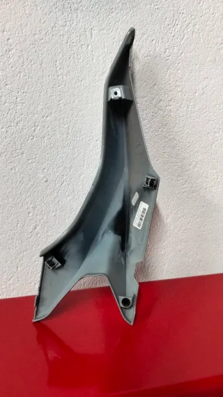 Tapa lateral BMW S1000XR K69