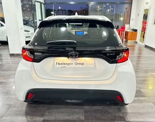 Toyota Yaris  HYBRIDE A 1.5 Hybride 116h Dynamic Business