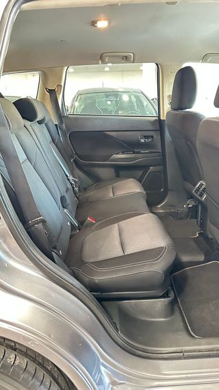 Mitsubishi Outlander 2.4L phev