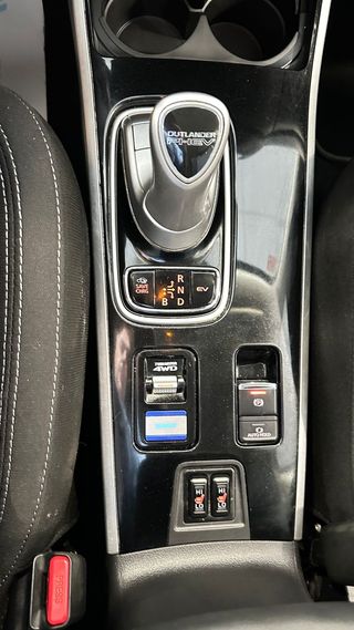 Mitsubishi Outlander 2.4L phev