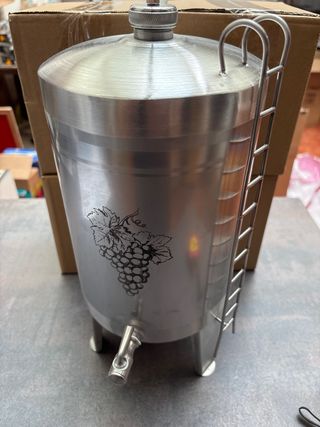 Cuba Inox 5L con patas y grifo