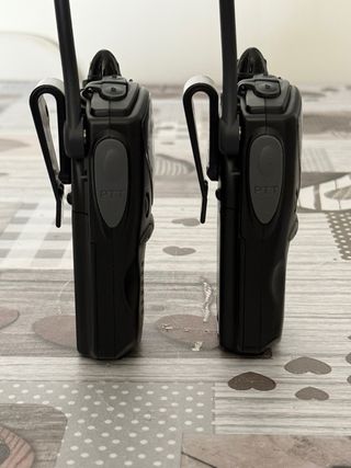 2 Kenwood UBZ-LH68 Walkie Talkies