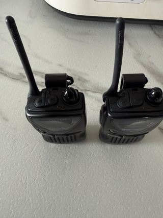 2 Kenwood UBZ-LH68 Walkie Talkies