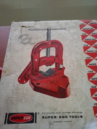 SUPER-EGO TORNILLO DE BANCO PARA TUBOS NUEVO DE 3"