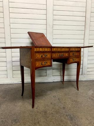 Tocador antiguo costurero marquetería.