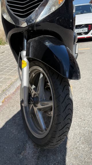 Honda SH 125i Scooter Negra