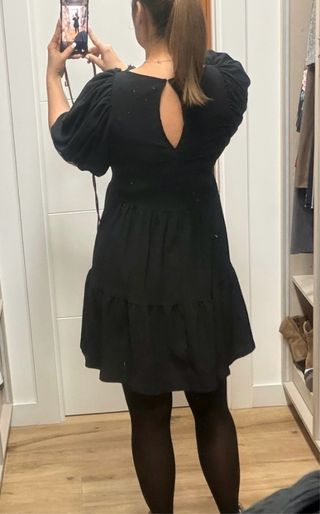 Vestido negro Stradivarius