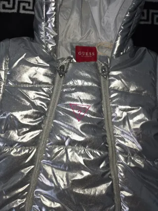 Mono chaqueta bebé Guess plateado