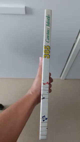 365 Canciones Infantiles/365 Childrens Songs (S...