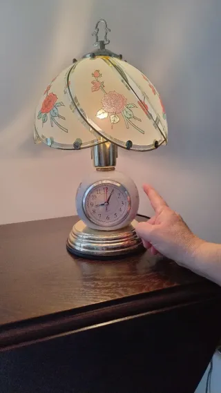 Lampada da tavolo con orologio vintage