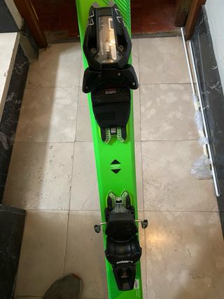 Sci Elan con attacchi e bastoncini