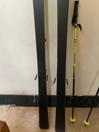 Sci Elan con attacchi e bastoncini