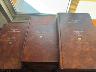 Libro colección literatura contemporánea