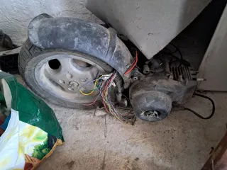 Motor Piaggio Zip Scooter