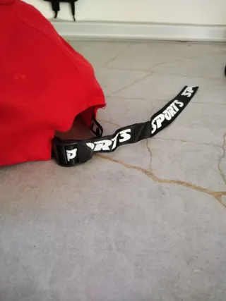 Gorra Roja con Letra A. Sin estrenar