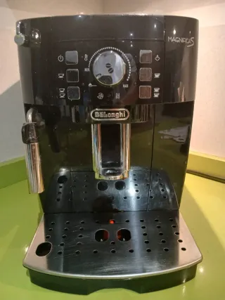 Cafetera DeLonghi Negra