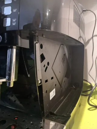 Cafetera DeLonghi Negra