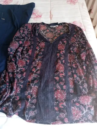 Lote Pantalón Azul y Blusa Estampada