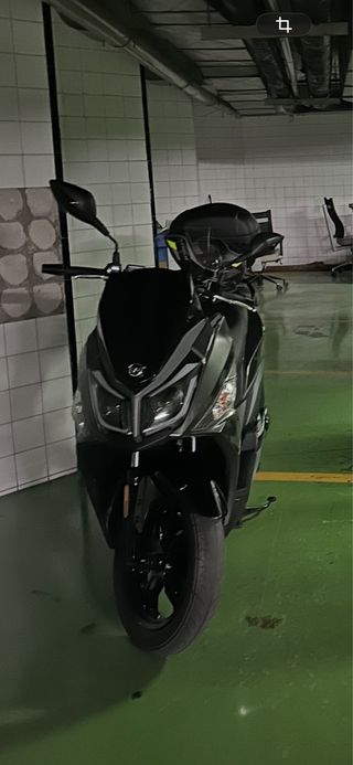 Moto Scooter Negra