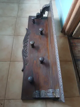 Perchero madera castaño antiguo