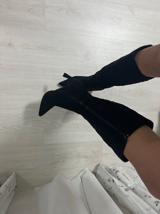 Botas altas de tacón negras