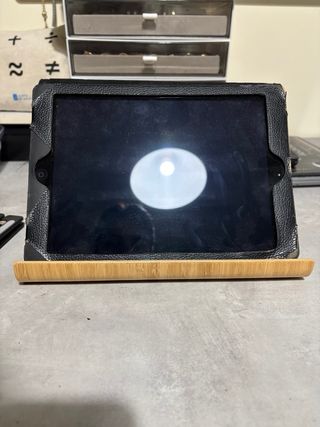 Soporte de madera para tablet