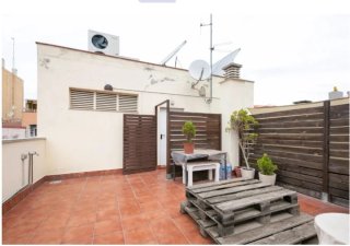 VENDEDORA PARTICULAR  Piso luminoso con terraza e