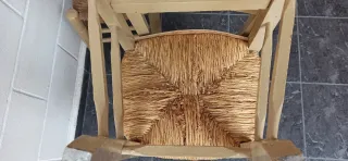 Juego de 3 sillas de madera y yute