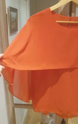 Blusa naranja vaporosa
