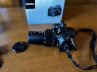 Cámara Sony Cyber-shot DSC-HX300 + funda