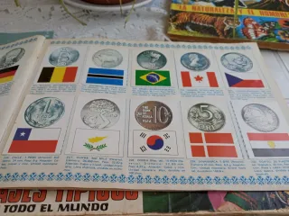 Álbum de Cromos Familias Maga