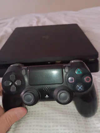 Consola PS4 Slim Negra 500GB + Juegos
