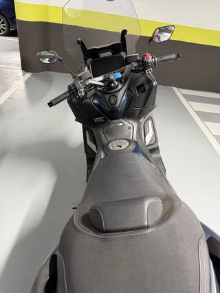 Yamaha TMAX 560 05/2024 - 2800km