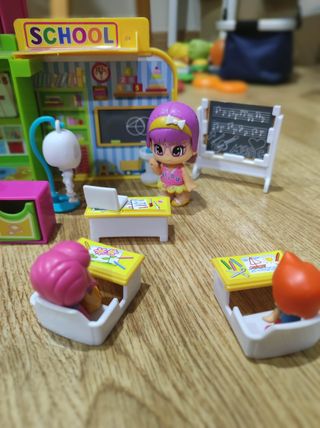 Colegio Pinypon con figuras