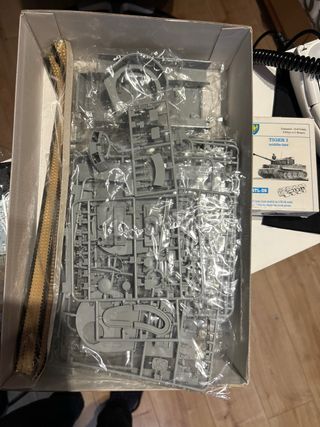 Maqueta Dragon Tiger I Late Production W/Zimmerit