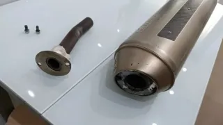 Escape Leo Vince 4 ROAD