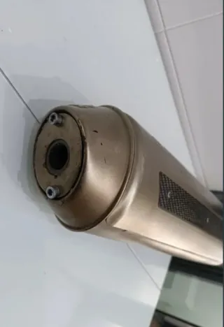 Escape Leo Vince 4 ROAD